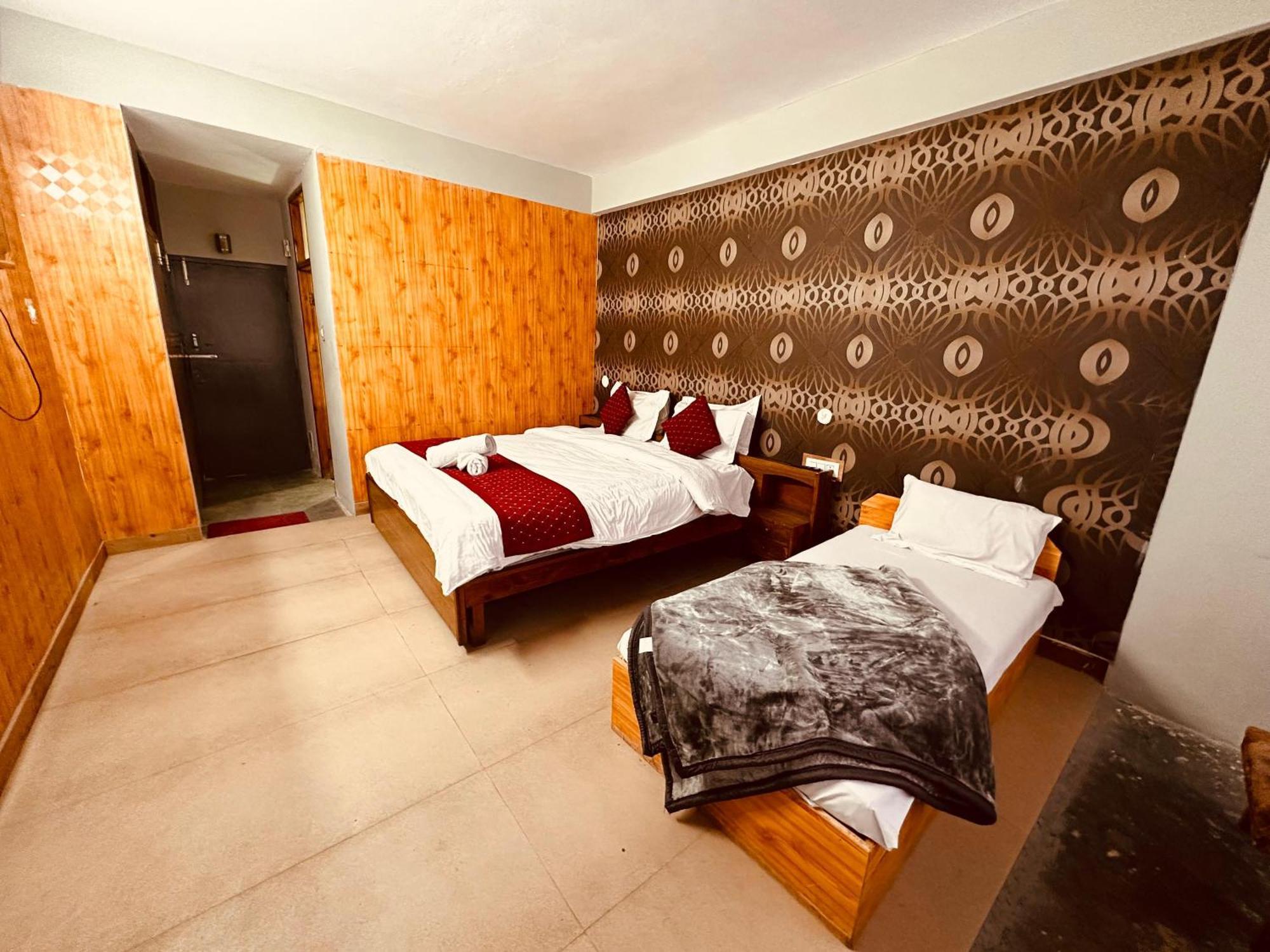 Hotel D Kanchan Manali 외부 사진