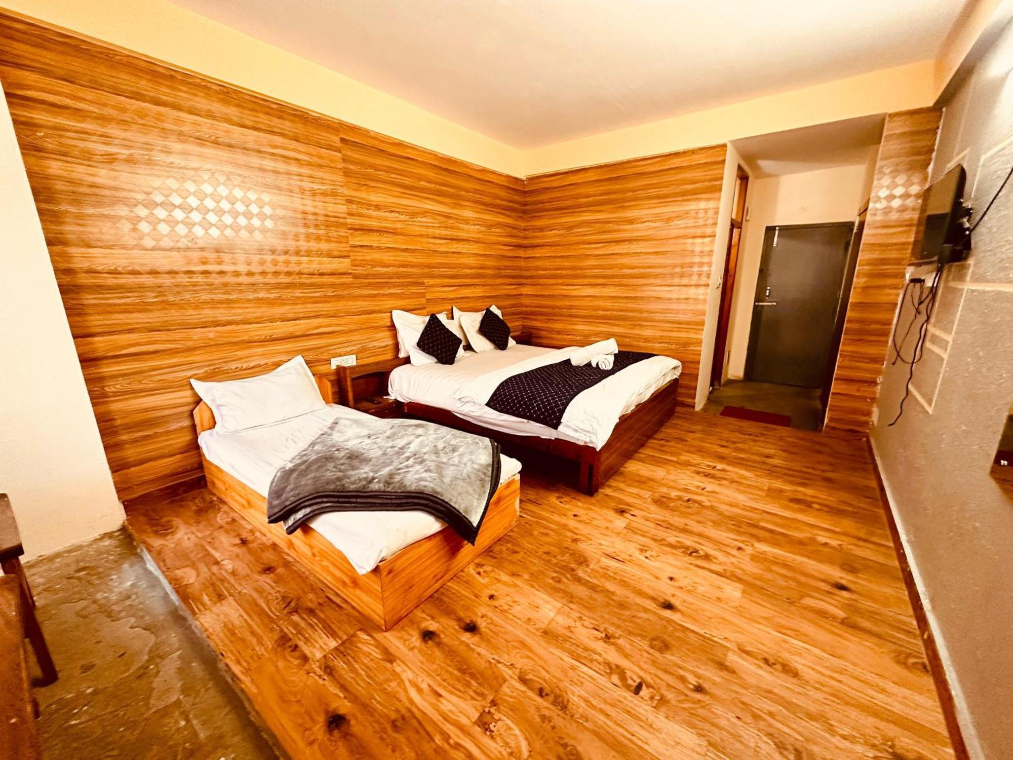 Hotel D Kanchan Manali 외부 사진