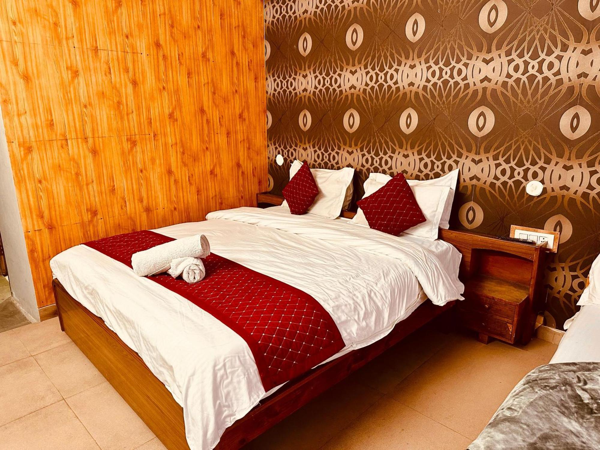 Hotel D Kanchan Manali 외부 사진