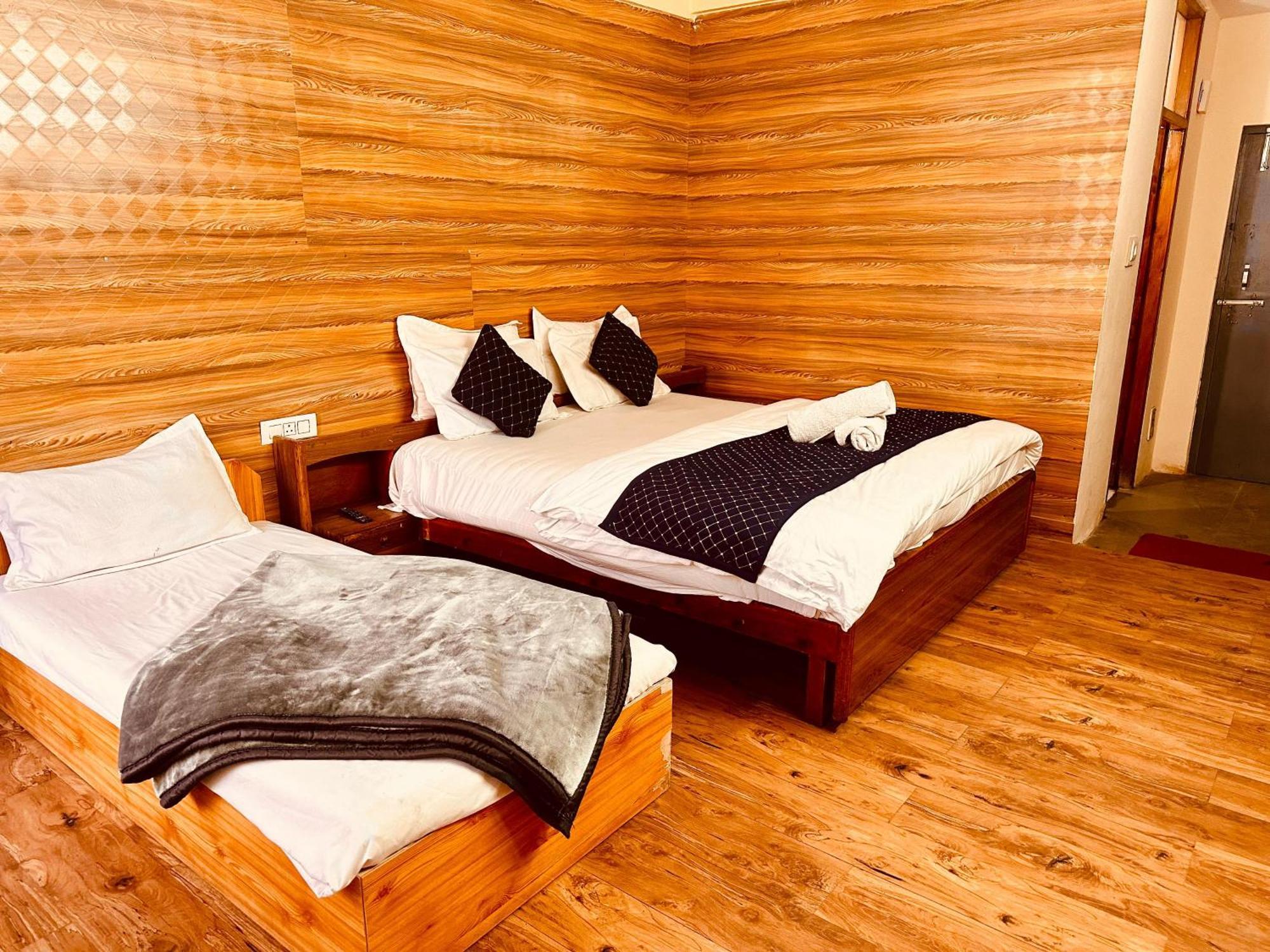 Hotel D Kanchan Manali 외부 사진